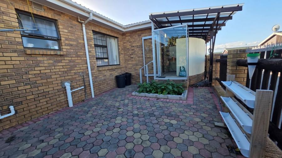 2 Bedroom Property for Sale in Fonteine Park Western Cape